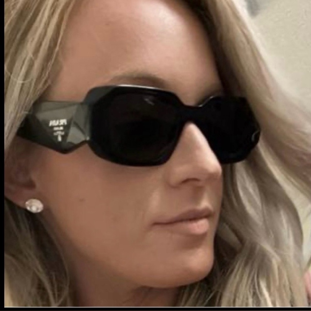 Prada Women's Black Elegant Sunglasses